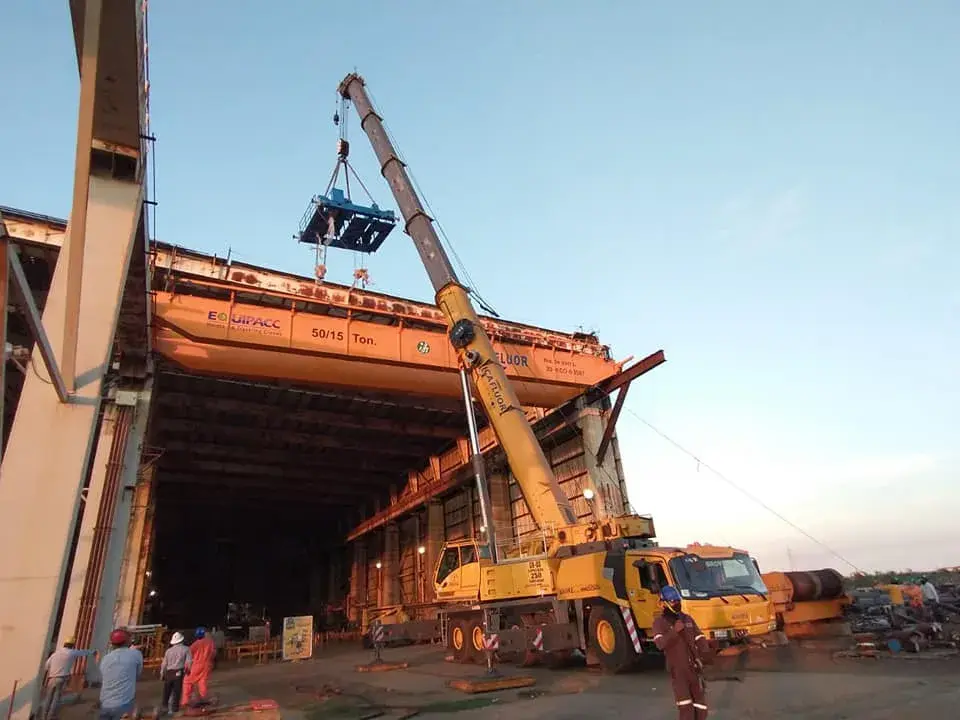 Grúa clase "F" 50 toneladas para la industria petrolera